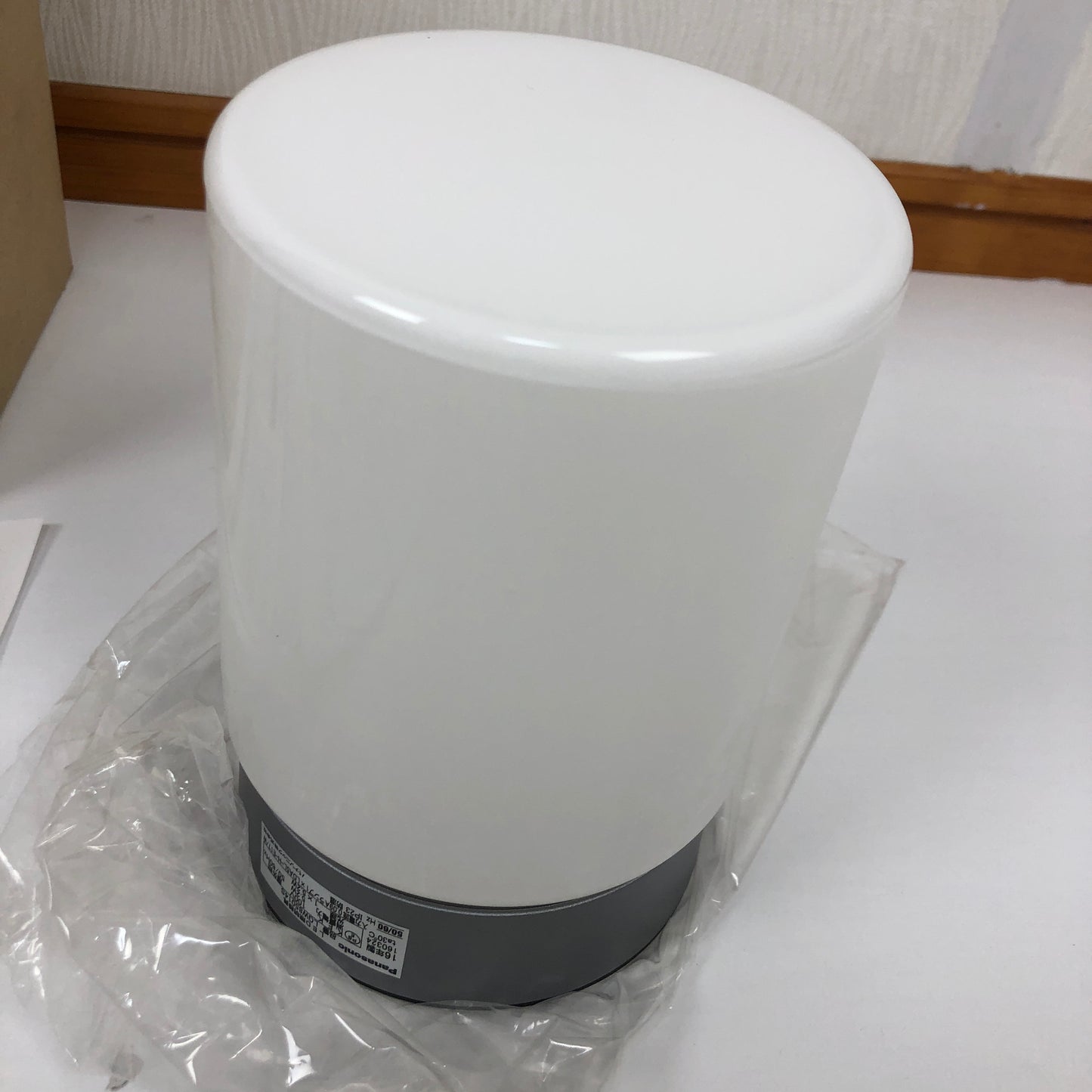 パナソニック(Panasonic) 洗面・浴室用LEDブラケット(電球色)シルバーグレーメタリック LGW85014S